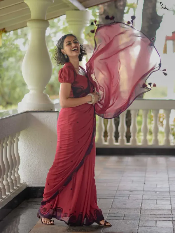 Red_Linen_Cotton_Saree_For_Women