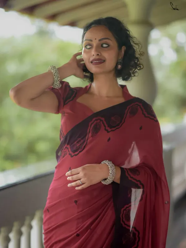 Red_Linen_Cotton_Saree_For_Women