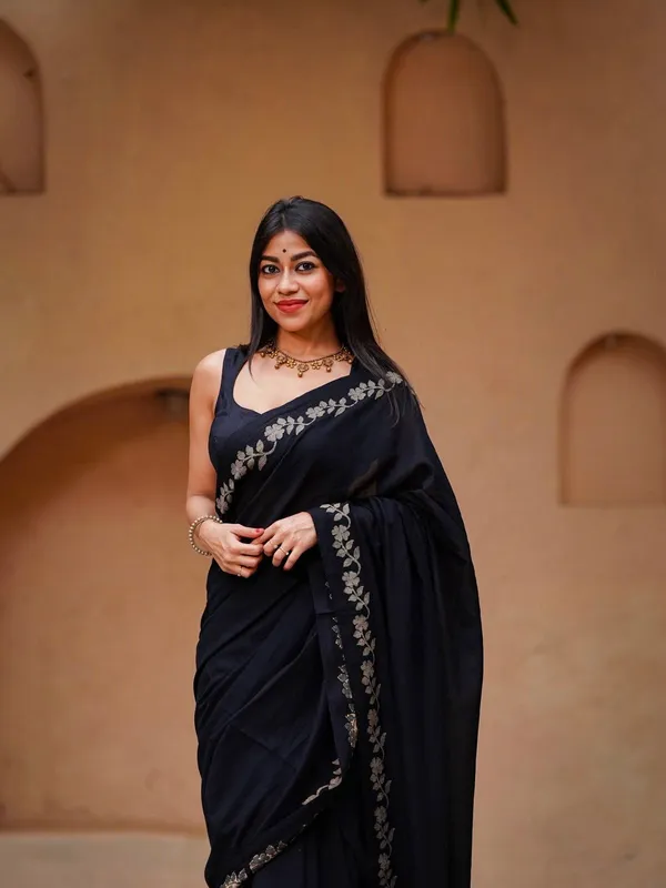 Black_Linen_Cotton_Saree_For_Women