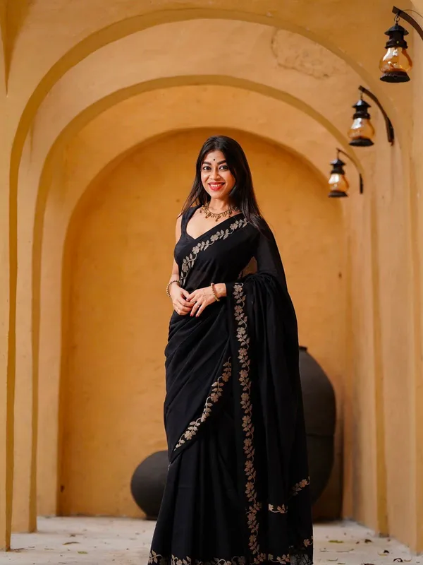Black_Linen_Cotton_Saree_For_Women