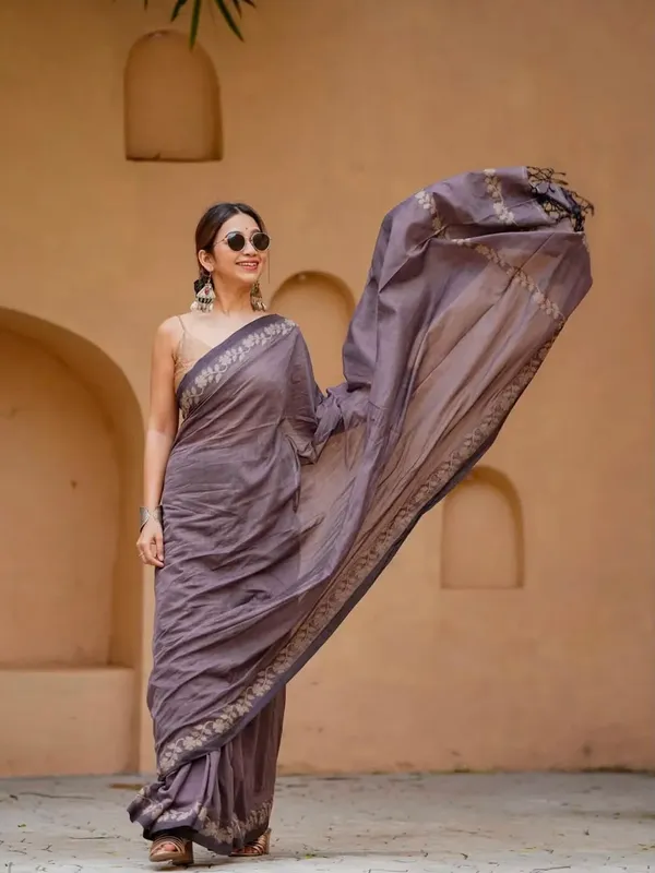 Grey_Linen_Cotton_Saree_For_Women