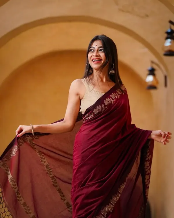 Maroon_Linen_Cotton_Saree_For_Women
