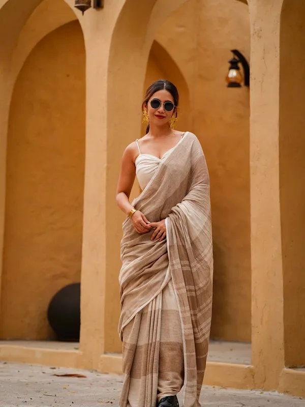 Beige_Linen_Cotton_Saree_For_Women