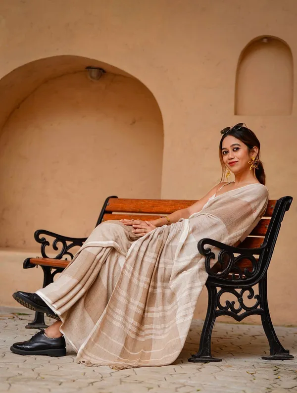 Beige_Linen_Cotton_Saree_For_Women