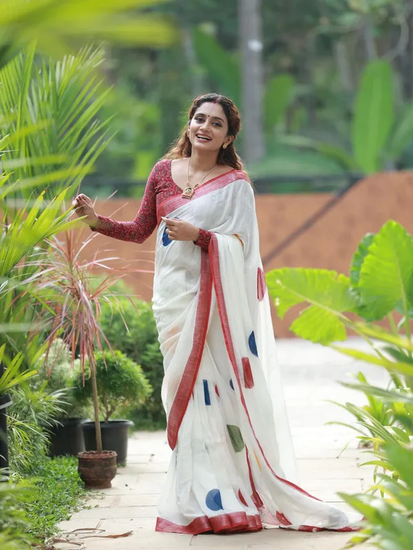 White_Linen_Cotton_Saree_For_Women