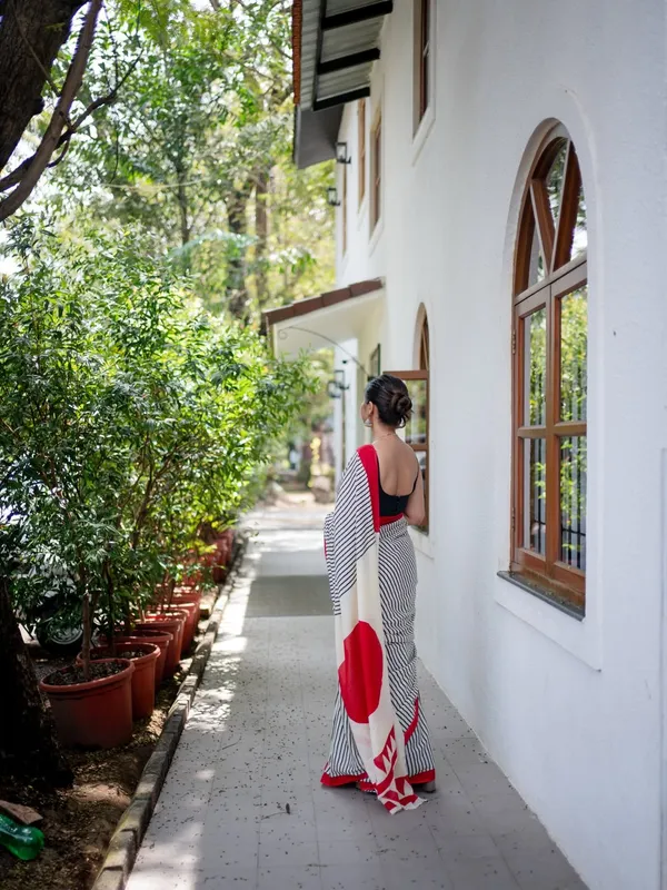 White_Premium_Linen_Cotton_Saree_For_Women