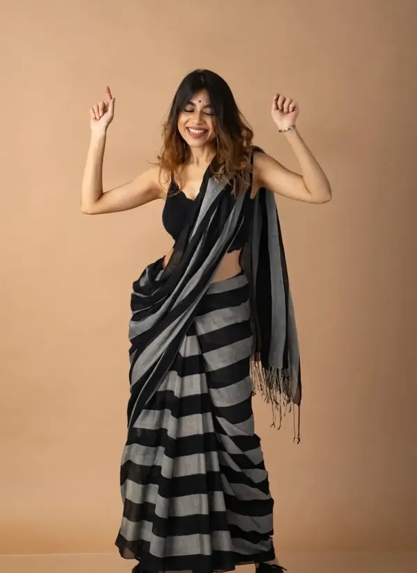 Black_Premium_Linen_Cotton_Saree_For_Women