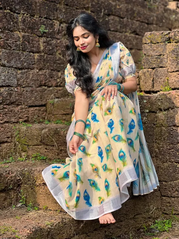 Cream_Premium_Linen_Cotton_Saree_For_Women