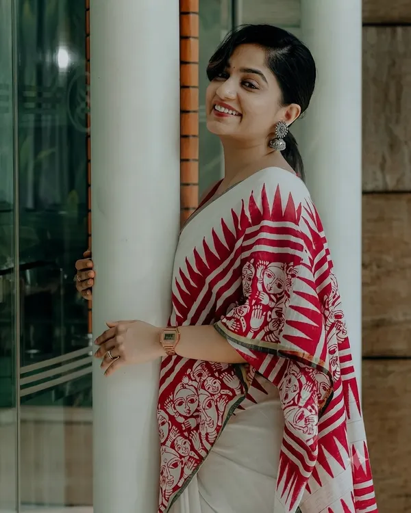 White_Premium_Linen_Cotton_Saree_For_Women