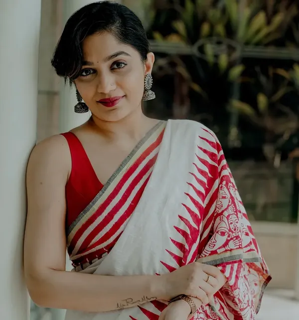 White_Premium_Linen_Cotton_Saree_For_Women