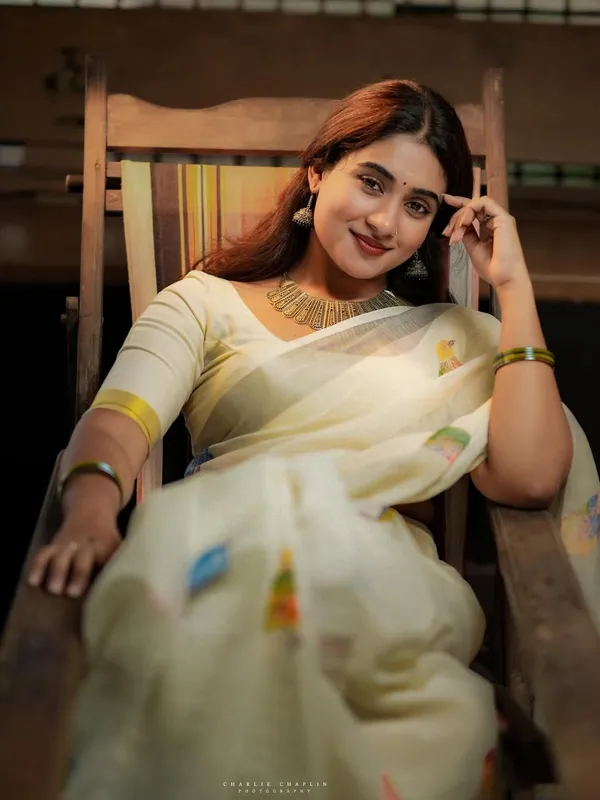White_Premium_Linen_Cotton_Saree_For_Women