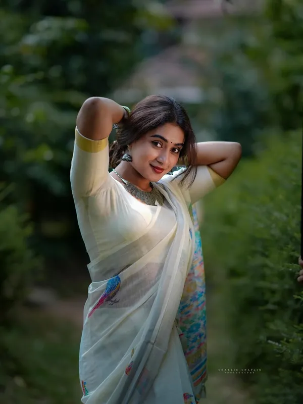 White_Premium_Linen_Cotton_Saree_For_Women