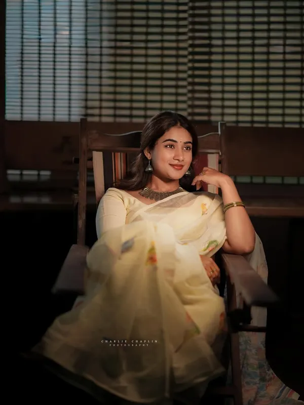 White_Premium_Linen_Cotton_Saree_For_Women