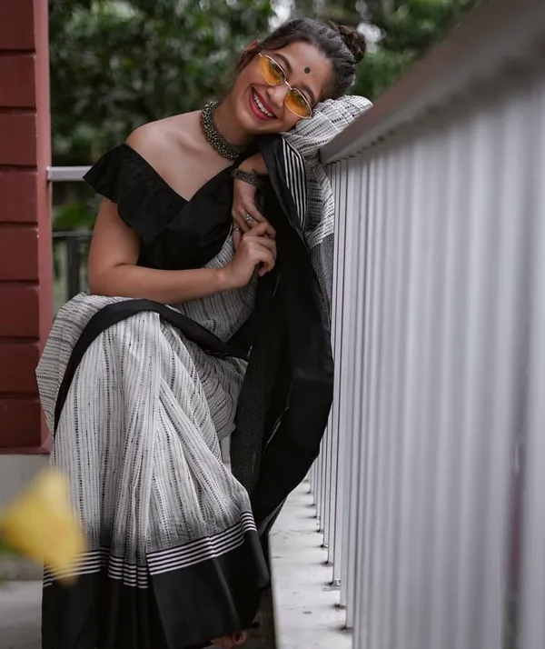 White_Premium_Linen_Cotton_Saree_For_Women