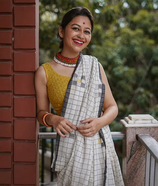 Off_White_Premium_Linen_Cotton_Saree_For_Women
