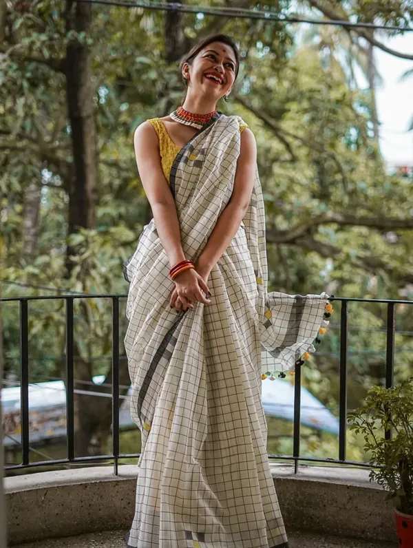 Off_White_Premium_Linen_Cotton_Saree_For_Women