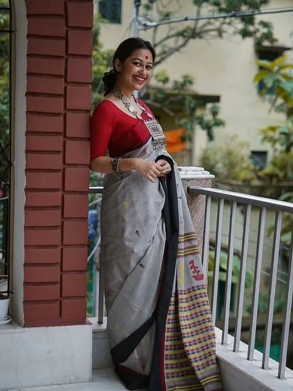 Grey_Premium_Linen_Cotton_Saree_For_Women