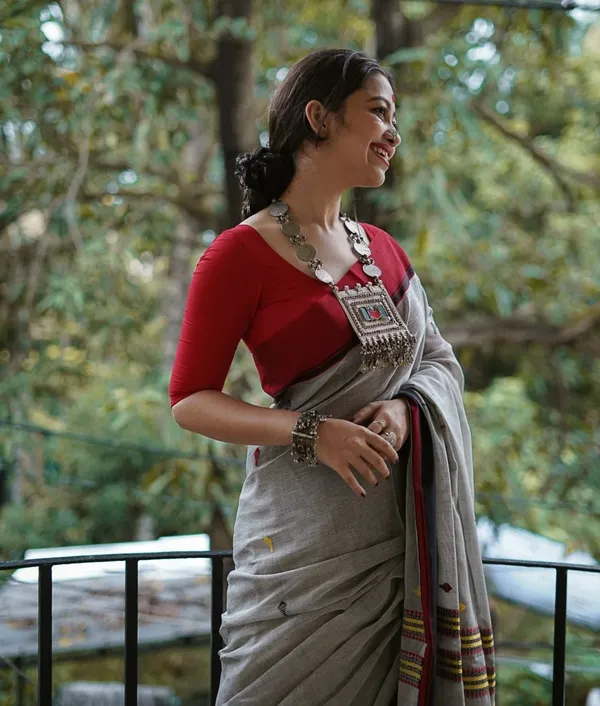 Grey_Premium_Linen_Cotton_Saree_For_Women
