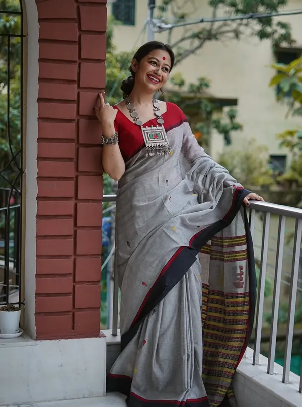Grey_Premium_Linen_Cotton_Saree_For_Women