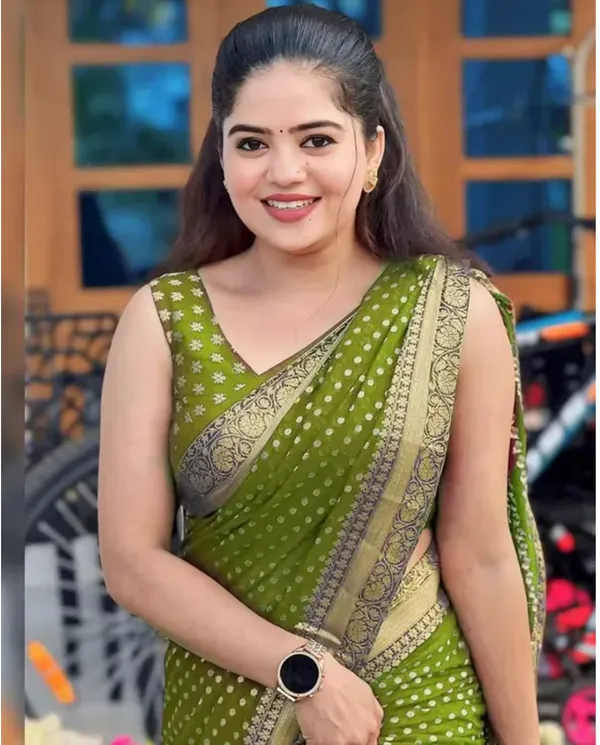 Green_and_Pink_Saree_for_Women