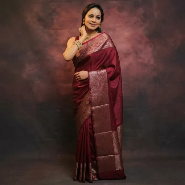 Maroon_Litchi_Silk_Jacquard_Pallu_Saree_For_Women
