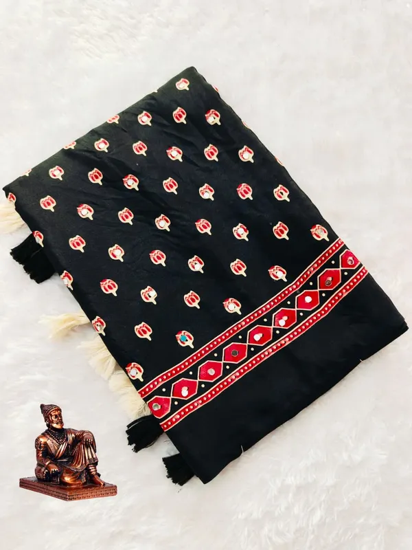 Black_Silk_Crepe_Saree_For_Women