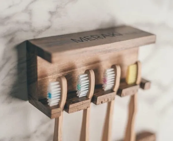 Wooden_Wall_Mounted_Toothbrush_Holder_With_4_Slots