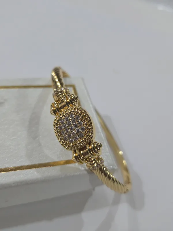 Gold_Metal_Alloy,_Stone_Twist_Bracelet_For_Women