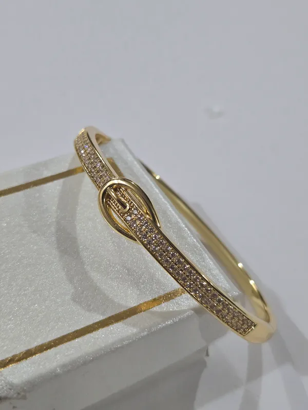Gold_Metal_Alloy,_Stone_Crystal_Embellished_Bracelet_For_Women