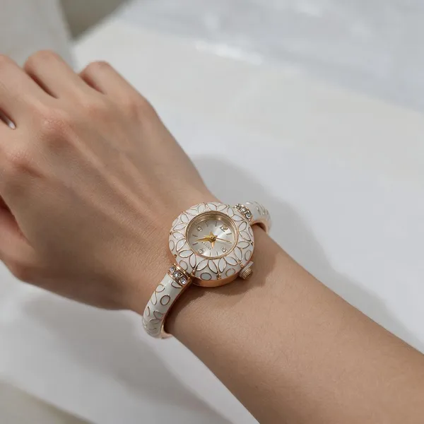 White_Metal_Alloy,_Stone_Analog_Bracelet_Watch_For_Women
