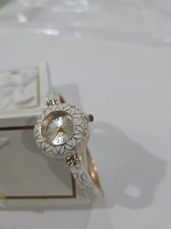 White_Metal_Alloy,_Stone_Analog_Bracelet_Watch_For_Women