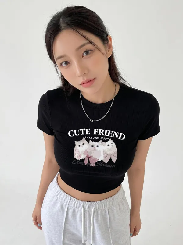 Black_Cotton_Blend_Graphic_Crop_Top_For_Women