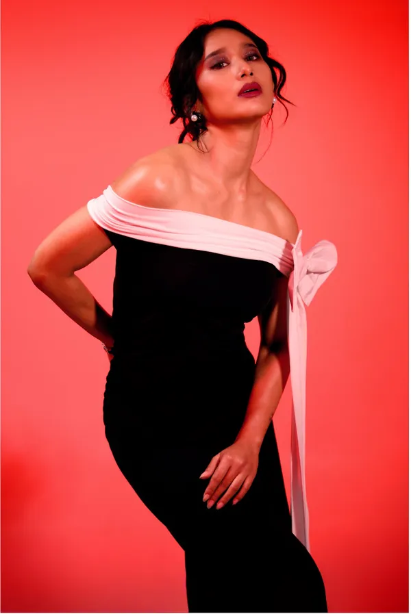 Bowline_Two_Tone_Dress_Black_With_White_Bow