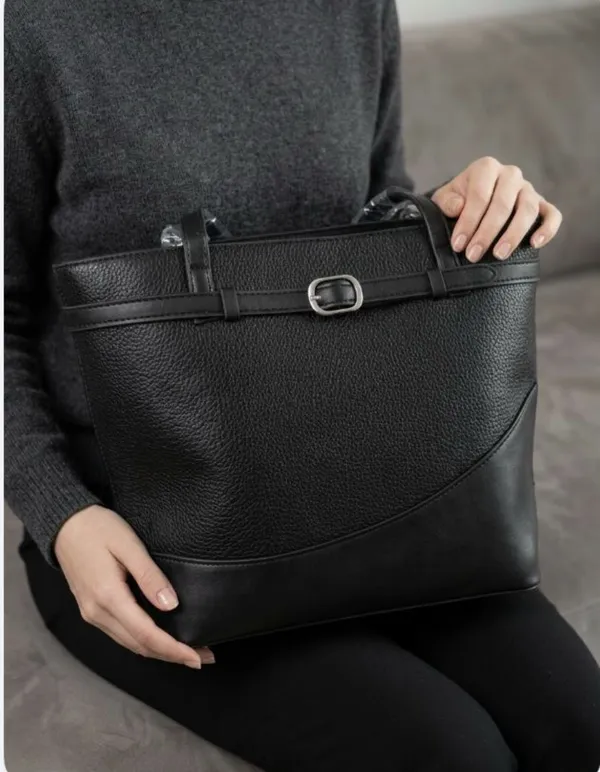 Black_Solid_Tote_Bag_For_Women