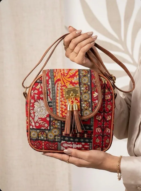 HN_Sling_Bag