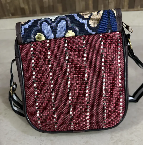 Maroon_Sling_Handbag_For_Women