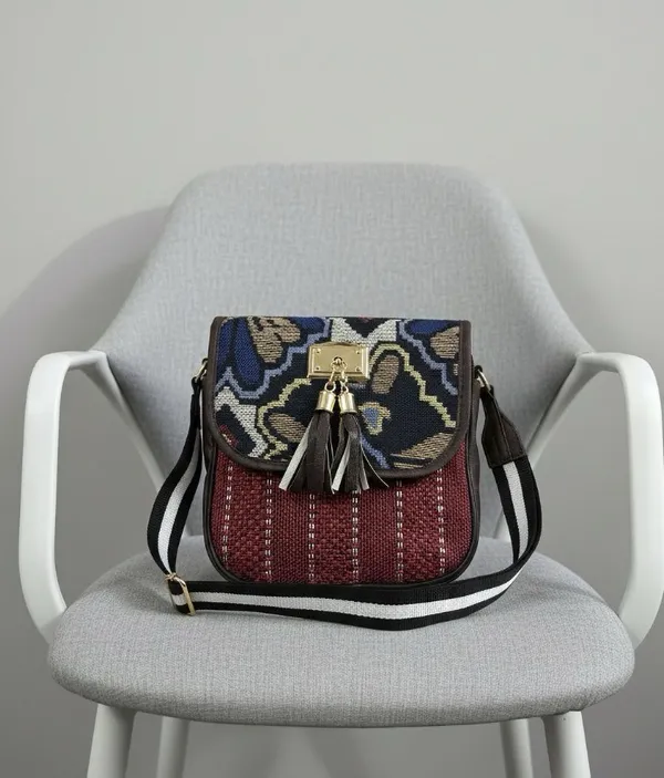 Maroon_Sling_Handbag_For_Women