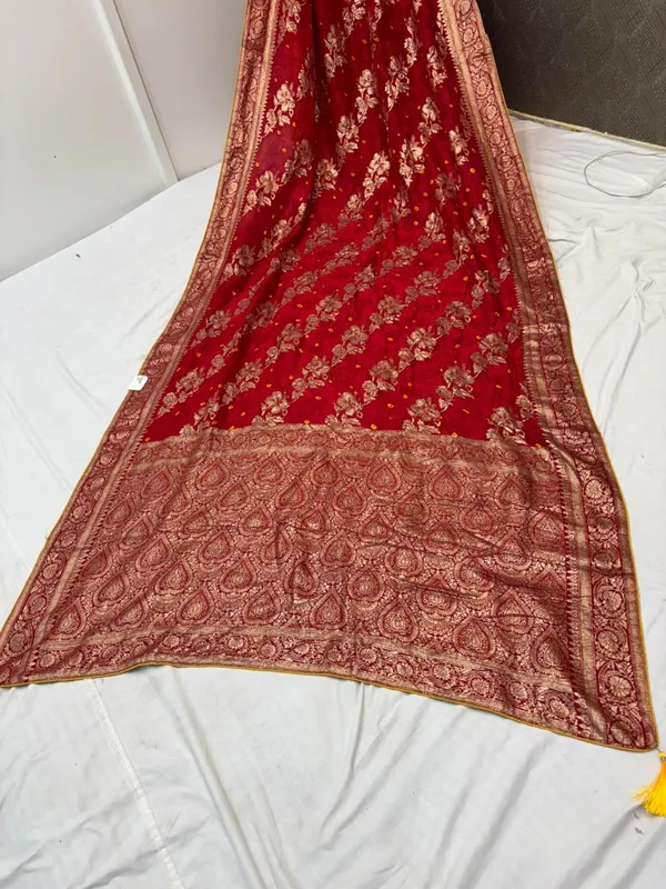 Maroon_Dola_Silk_Bandhej_Single_Zari_Saree_For_Women