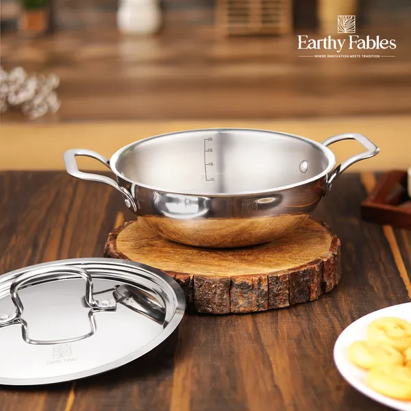 Triply_Deep_Kadhai_With_Steel_lid,_Wired_Handle_28_cm_4.5_Ltr