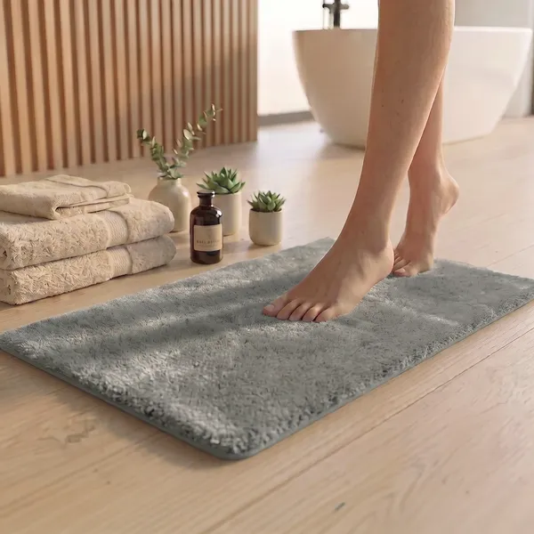 Silver_Plush_Bath_Mat_100%_Microfiber_2000_GSM_60x40_Cm_(Set_of_1)