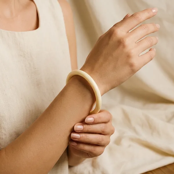 Classic_Thin_Acrylic_Bangle_White