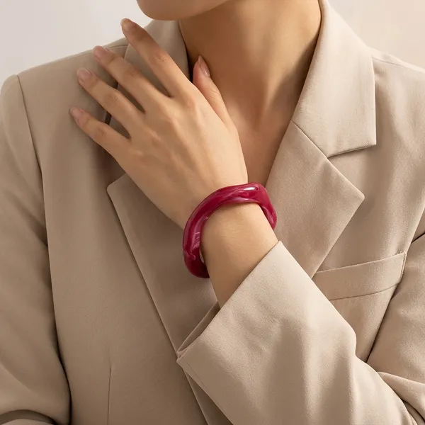 Asymmetrical_Wavy_Red_Resin_Bangle