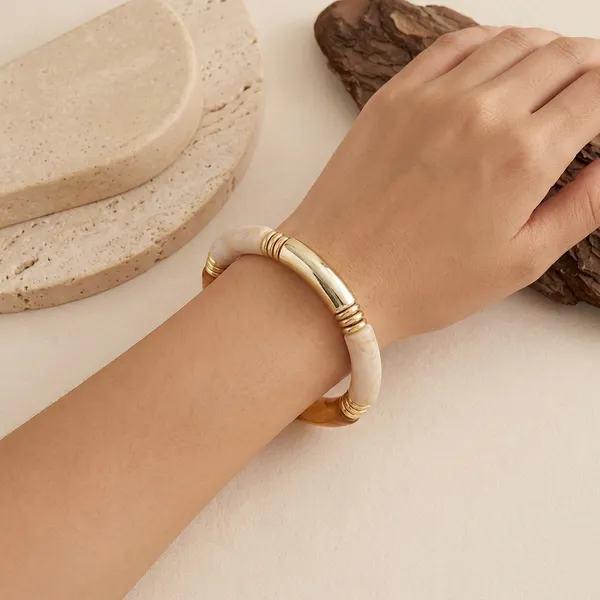 Golden_Ombre_Acrylic_Bangle