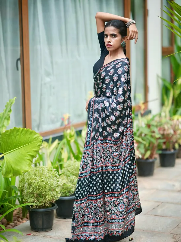 Midnight_Black_Pure_Modal_Silk_Saree_with_Ajrakh_Inspired_Floral_Print_&_Heritage_Designer_Pall
