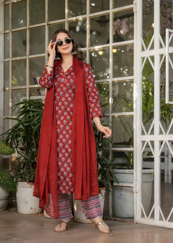 Red_Printed_Straight_Kurta_Set_for_Women