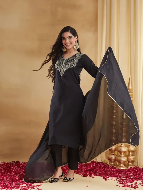 Black_Embroidered_Straight_Fit_Kurta_Set_for_Women