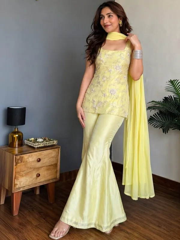 Yellow_Embroidered_Kurta_Set_for_Women