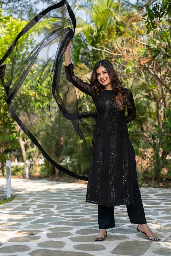 Black_Embellished_Straight_Kurta_Set_for_Women