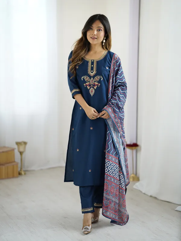 Navy_Embroidered_Straight_Kurta_Set_For_Women