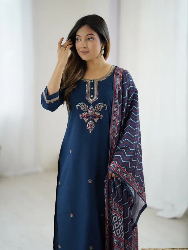 Navy_Embroidered_Straight_Kurta_Set_For_Women